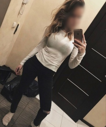 Я знаю, как доставить удовольствие и утолить твои сексуальные желания. Мои услуги включают классический секс, оральный секс, ролевые игры, эротический массаж и многое другое. Я могу быть твоей нежной и страстной любовницей или дикой и развратной кошкой. Фото в моем профиле абсолютно реальные, я заставлю тебя захотеть меня еще и еще. Живу и принимаю в Москве, готова встретиться с тобой в любое время. Дай мне шанс показать тебе, что я лучшая. 💋💋💋 13438, 23 года